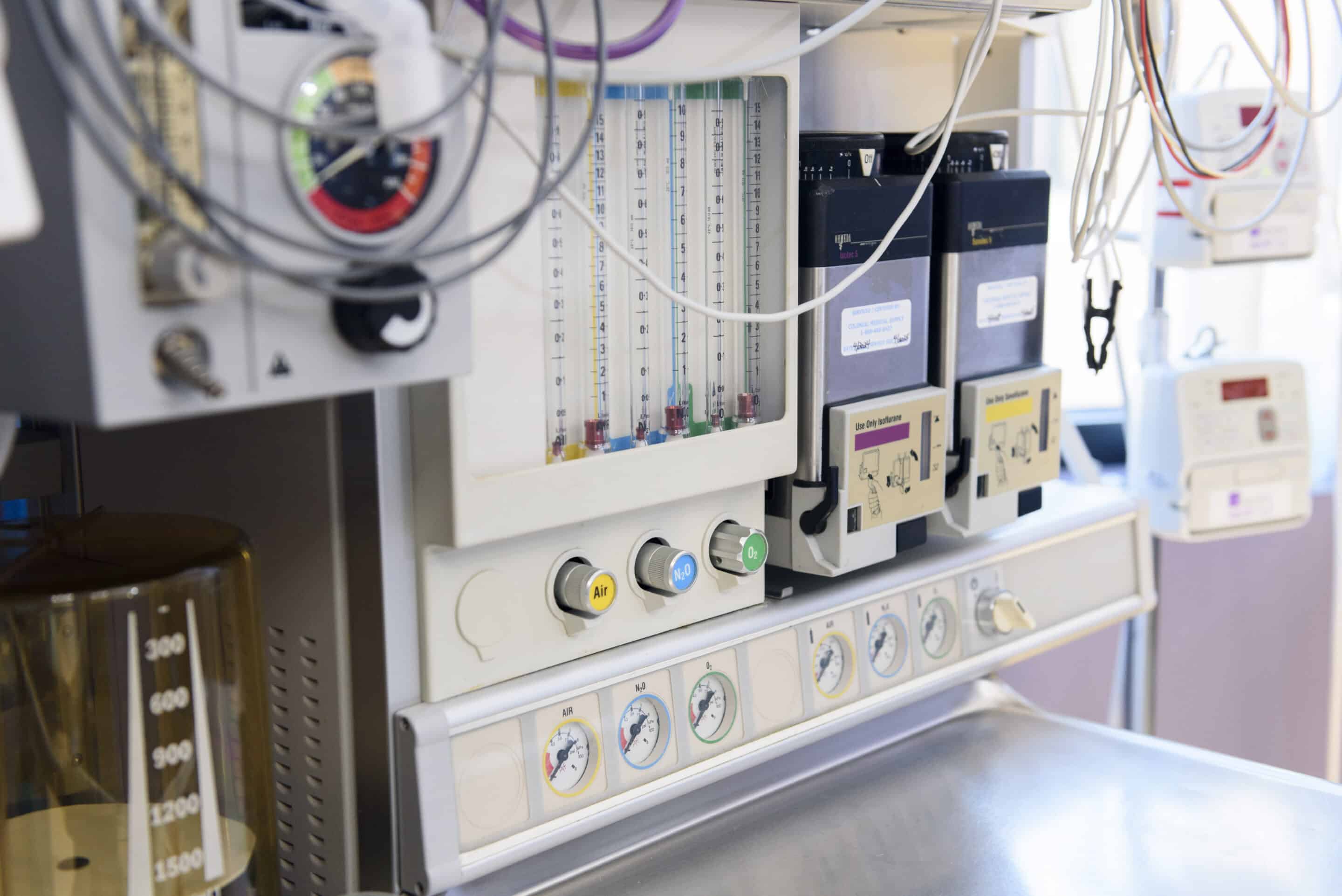 Monitoring equipment for pet under anesthesia